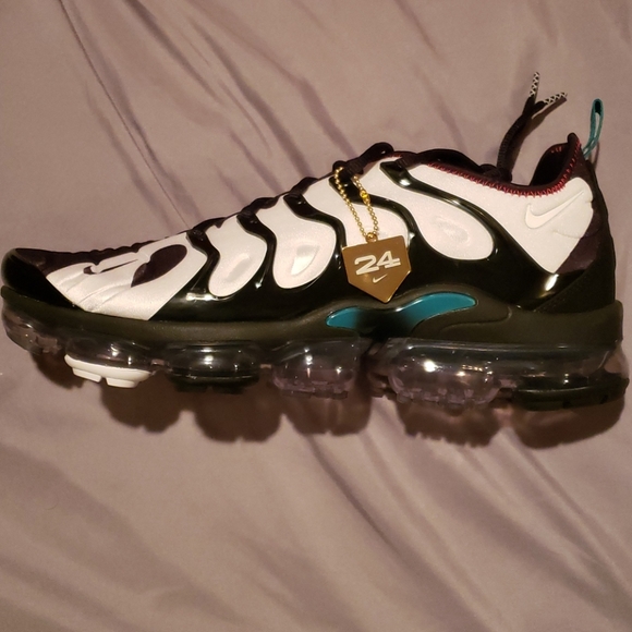 Nike Air Vapormax Plus - Picture 2 of 5